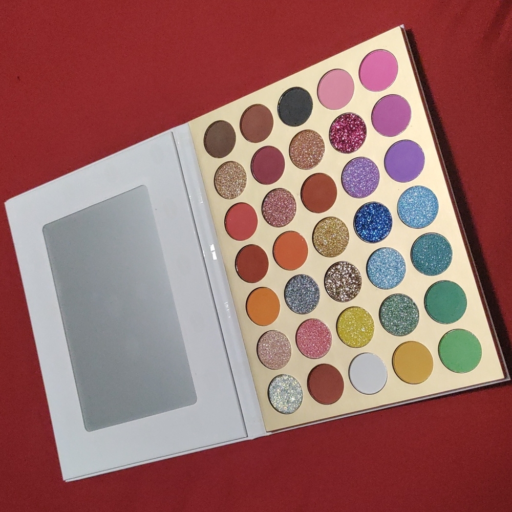 Eyeshadow pallet